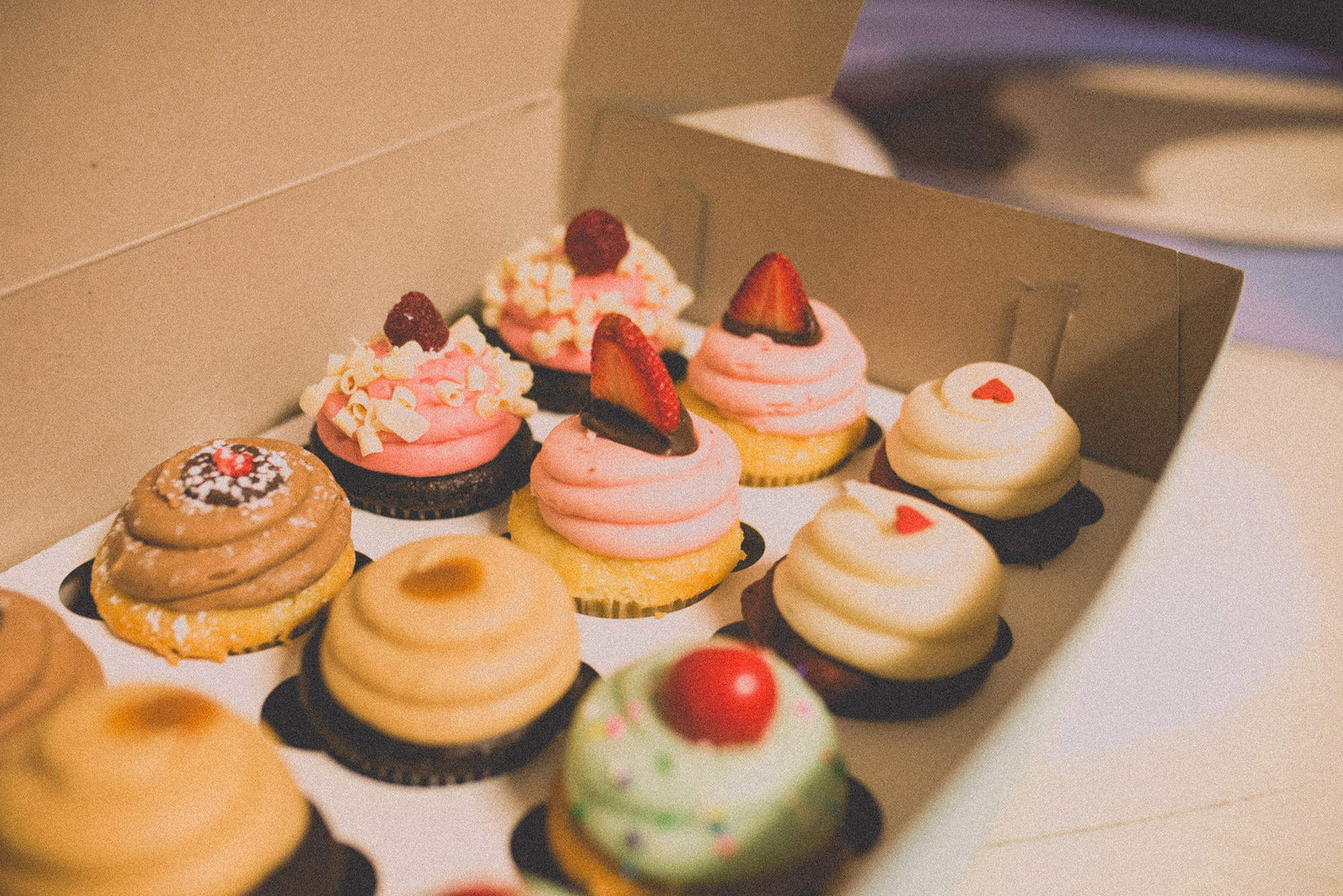 Bakery websites - a dozen cupcakes